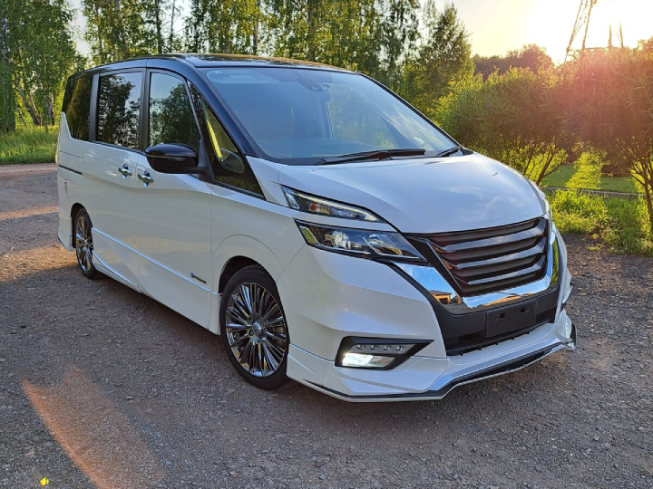 Доставленный Nissan Serena из Японии на Сахалин