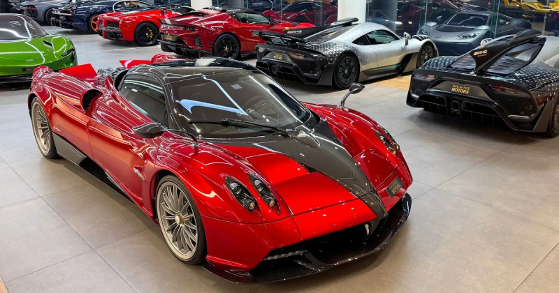 Автосалон в Дубае